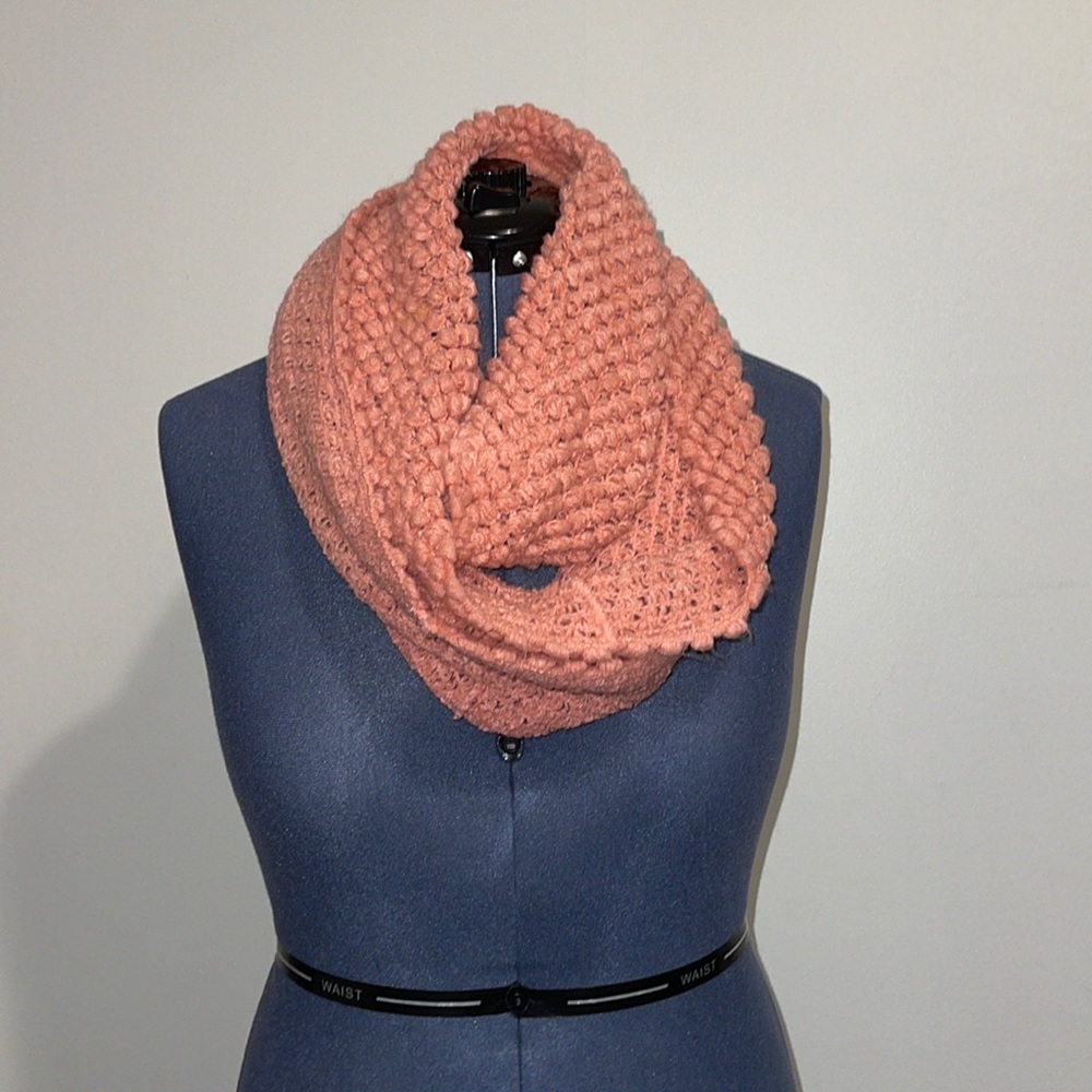 **LIKE NEW** WRAP SCARF